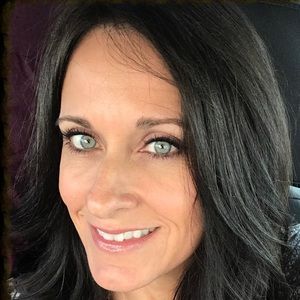 Meet your Posher, Roxanne